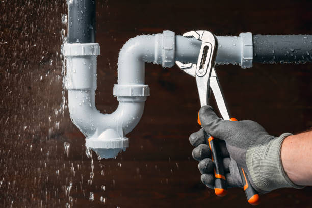 Professional Drain Cleaning technician working in Barlow, KY